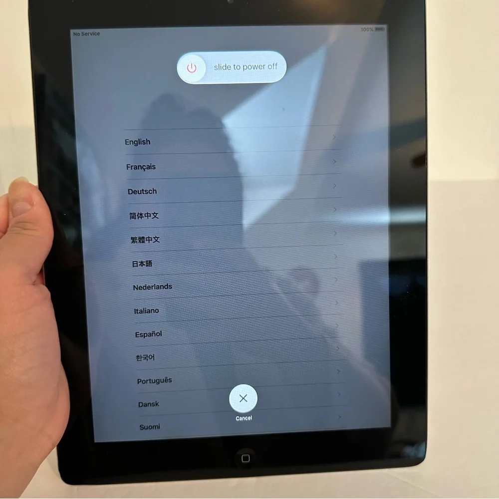Apple iPad 2 Wi-Fi 3G 32GB Black Model A 1396 comes with box and USB charger